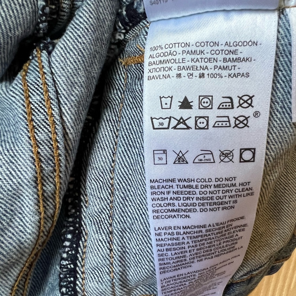 Levi’s - Future Mid slouch denim trucker jacket in blue - Picture 9 of 9